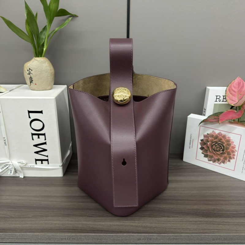 l*ew* bucket bags